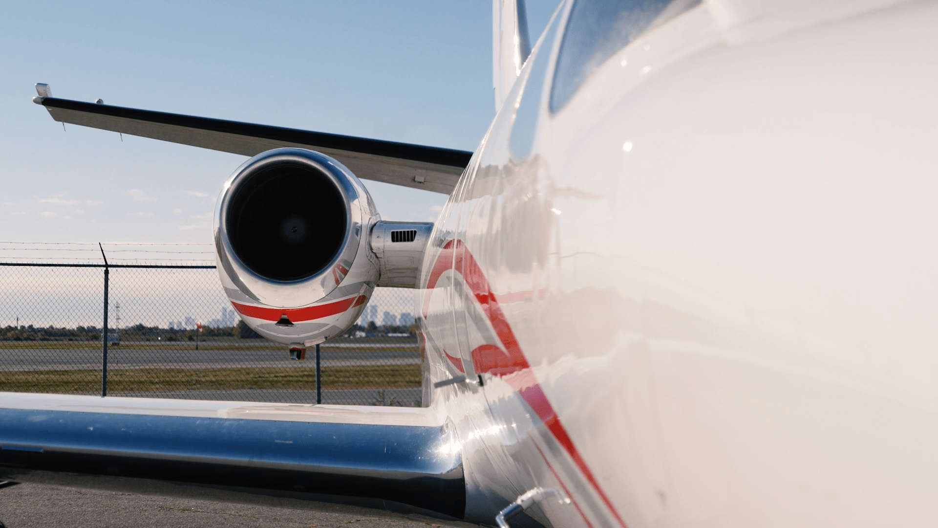 Aircraft Leasing vs. Aircraft Chartering: Which Is Right for You?